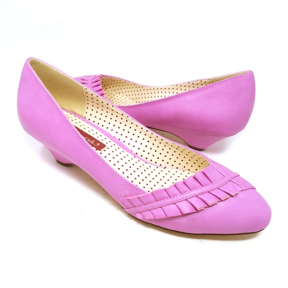 Modcloth Shoes - Modcloth pink ruffle heels, BAIT, pumps, size 10